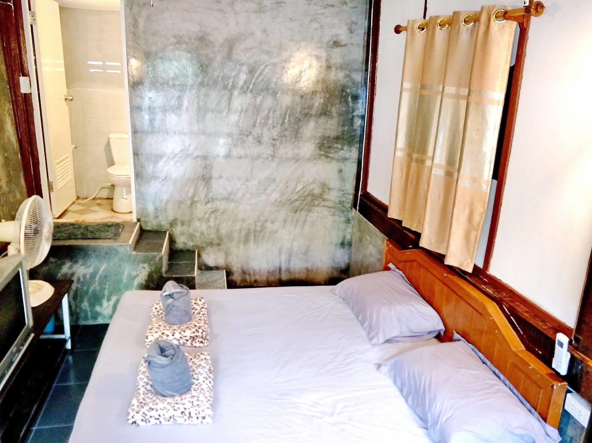 Tuk Tuk Guesthouse Koh Chang Dış mekan fotoğraf